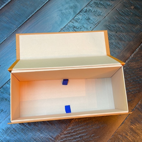 Louis Vuitton Box, Shopping Bag & Ribbon, Perfume Box & Holder - Picture 10 of 16